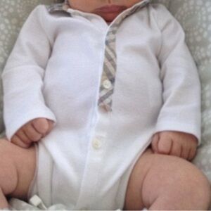 Burberry boys bodysuit with Classic Plaid Accents size 18 months